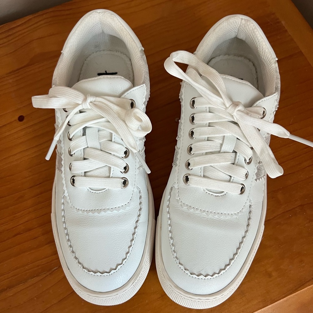 Corky’s Sneakers with Silver Trim